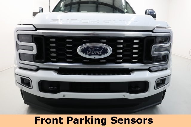 Ford Super Duty F-450 DRW Vehicle Image 29