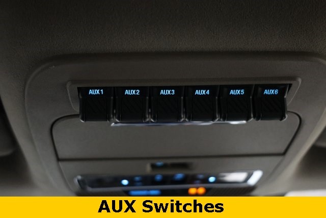 Ford Super Duty F-450 DRW Vehicle Image 33