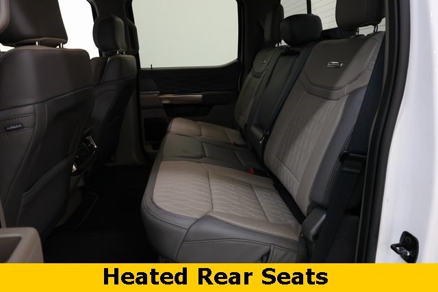 Ford Super Duty F-450 DRW Vehicle Image 38