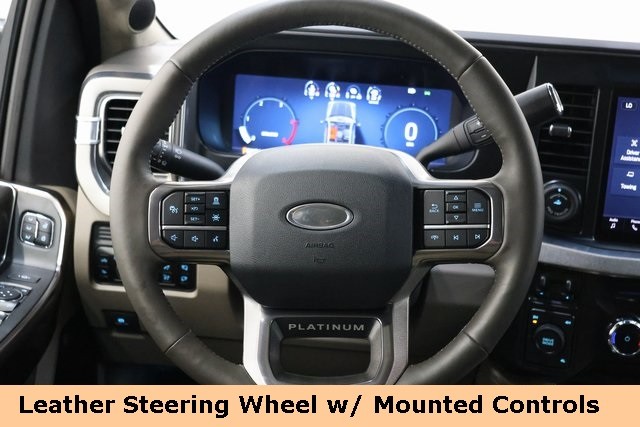 Ford Super Duty F-450 DRW Vehicle Image 43