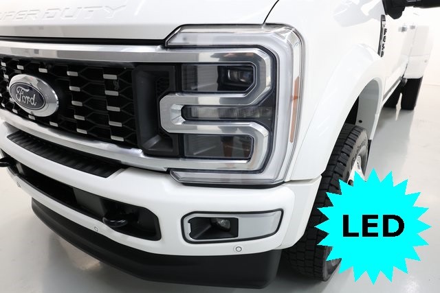 Ford Super Duty F-450 DRW Vehicle Image 47