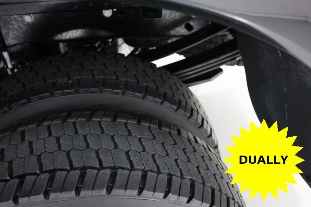 Ford Super Duty F-450 DRW Vehicle Image 04