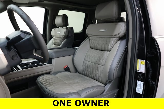 Ford Super Duty F-450 DRW Vehicle Image 08