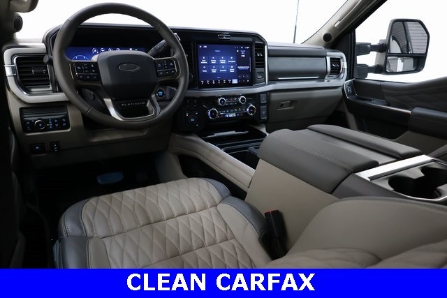 Ford Super Duty F-450 DRW Vehicle Image 09