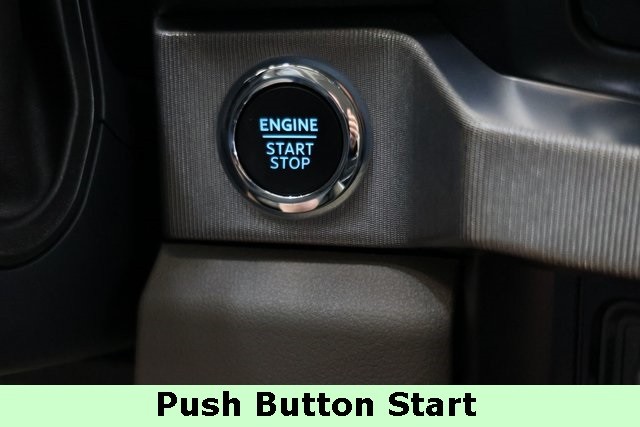 Ford Super Duty F-450 DRW Vehicle Image 25