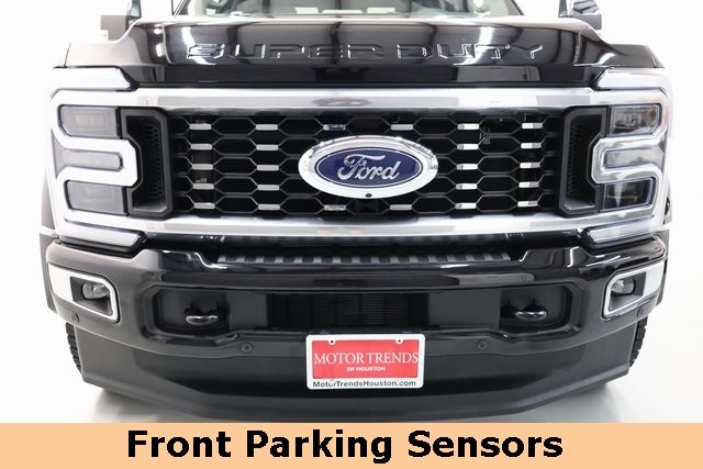 Ford Super Duty F-450 DRW Vehicle Image 29