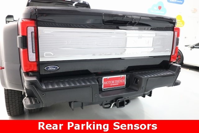 Ford Super Duty F-450 DRW Vehicle Image 30