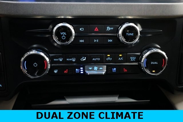 Ford Super Duty F-450 DRW Vehicle Image 38