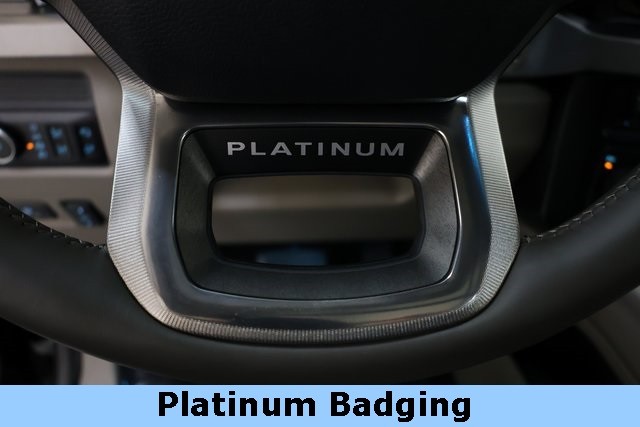 Ford Super Duty F-450 DRW Vehicle Image 43