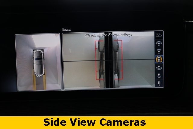 Mercedes-Benz G-Class Vehicle Image 21