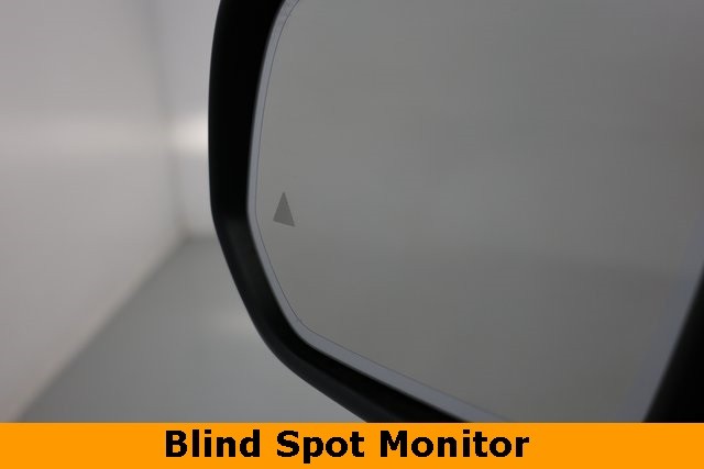 Mercedes-Benz G-Class Vehicle Image 24