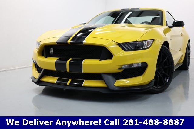 Ford Mustang Vehicle Image 02