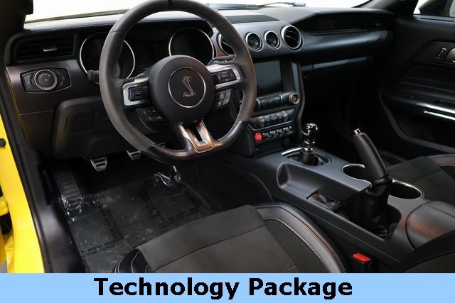 Ford Mustang Vehicle Image 11