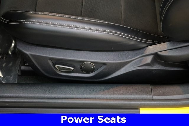 Ford Mustang Vehicle Image 31