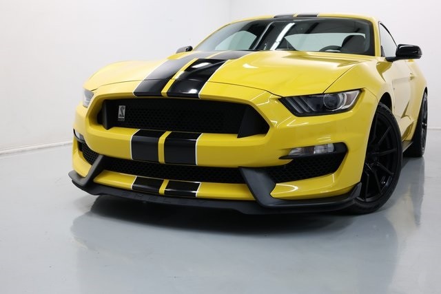 Ford Mustang Vehicle Image 47