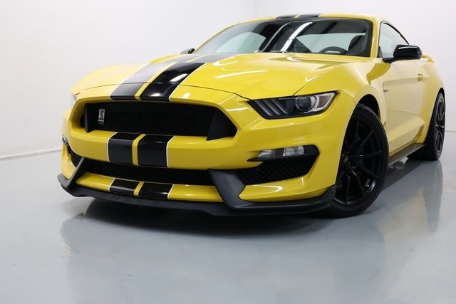 Ford Mustang Vehicle Image 48