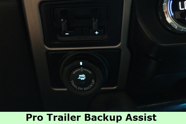 Ford Super Duty F-250 SRW Vehicle Image 24