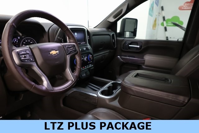 Chevrolet Silverado 3500HD Vehicle Image 10