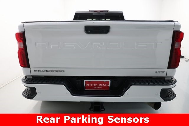 Chevrolet Silverado 3500HD Vehicle Image 31