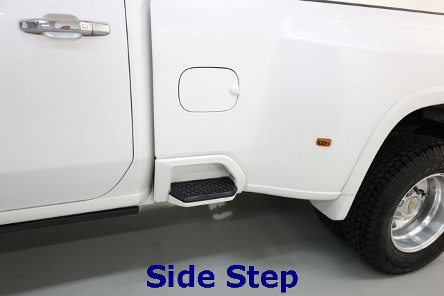 Chevrolet Silverado 3500HD Vehicle Image 46