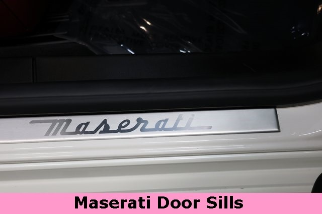 Maserati Ghibli Vehicle Image 33
