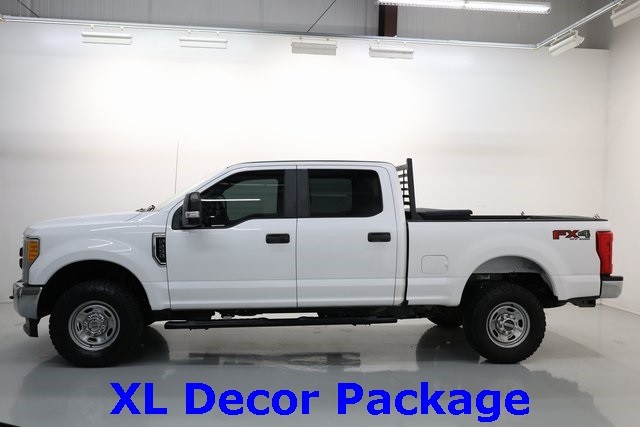 Ford Super Duty F-250 SRW Vehicle Image 11