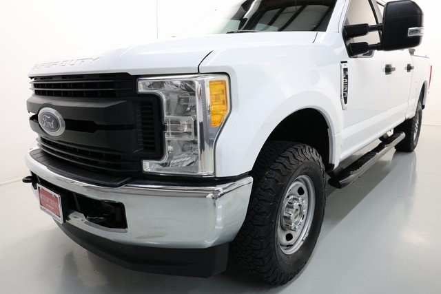 Ford Super Duty F-250 SRW Vehicle Image 40