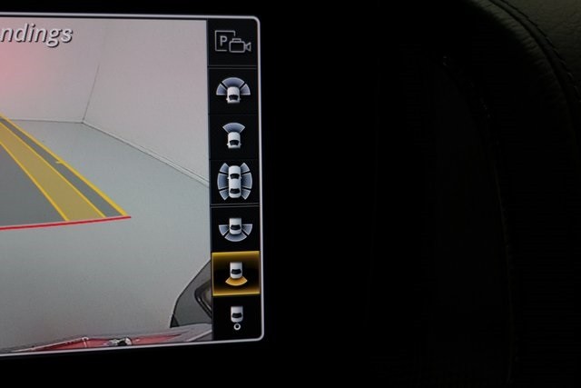 Mercedes-Benz G-Class Vehicle Image 21