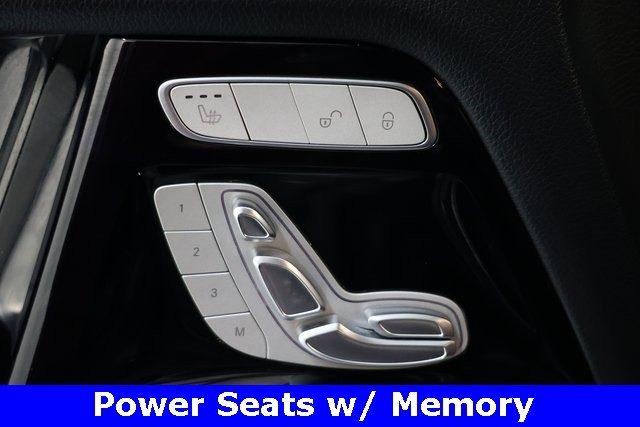 Mercedes-Benz G-Class Vehicle Image 32