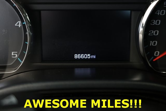 Chevrolet Silverado 3500HD Vehicle Image 03