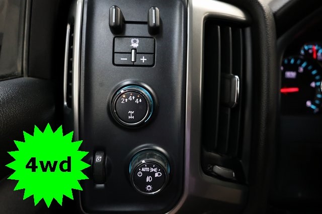 Chevrolet Silverado 3500HD Vehicle Image 17