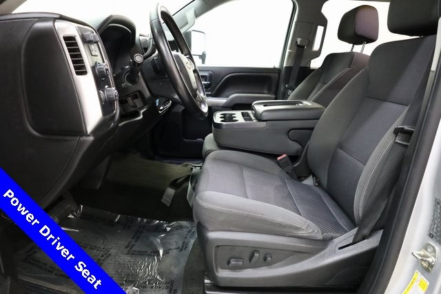 Chevrolet Silverado 3500HD Vehicle Image 20