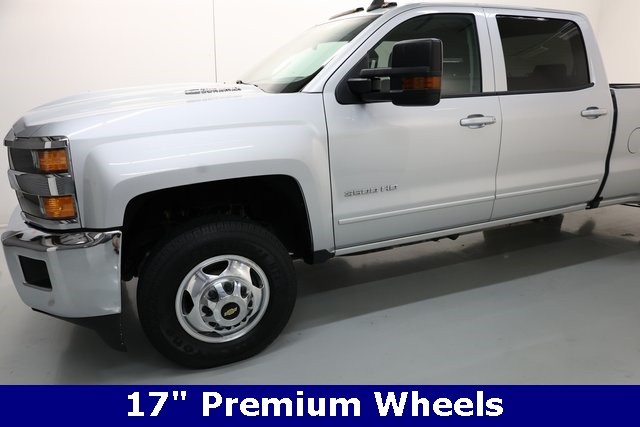 Chevrolet Silverado 3500HD Vehicle Image 27