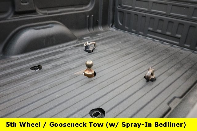 Chevrolet Silverado 3500HD Vehicle Image 29