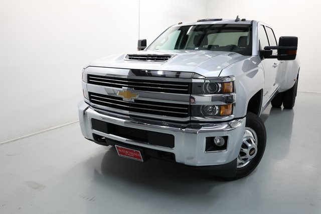 Chevrolet Silverado 3500HD Vehicle Image 36