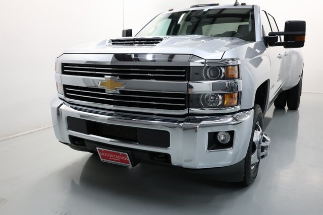 Chevrolet Silverado 3500HD Vehicle Image 39