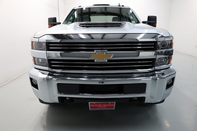 Chevrolet Silverado 3500HD Vehicle Image 41