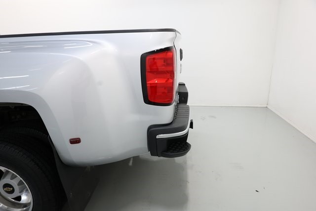 Chevrolet Silverado 3500HD Vehicle Image 45