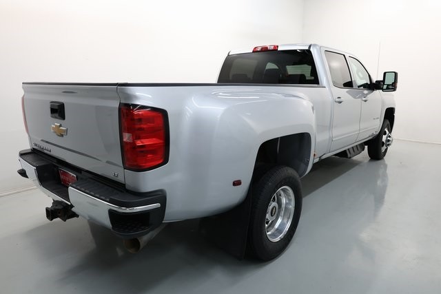 Chevrolet Silverado 3500HD Vehicle Image 48