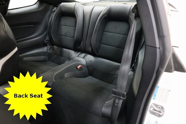 Ford Mustang Vehicle Image 16