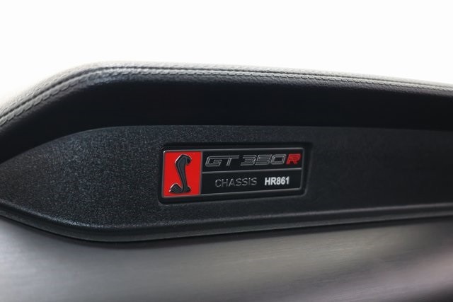 Ford Mustang Vehicle Image 04