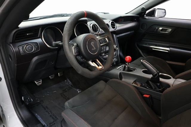 Ford Mustang Vehicle Image 11