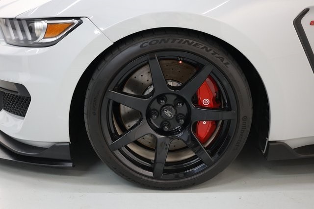 Ford Mustang Vehicle Image 32