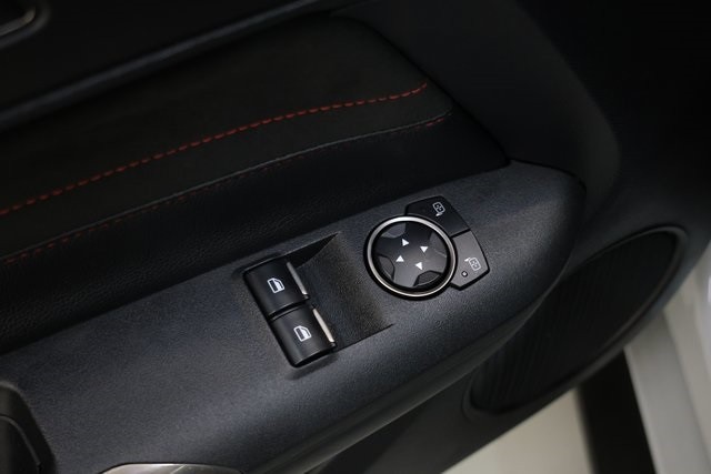 Ford Mustang Vehicle Image 38