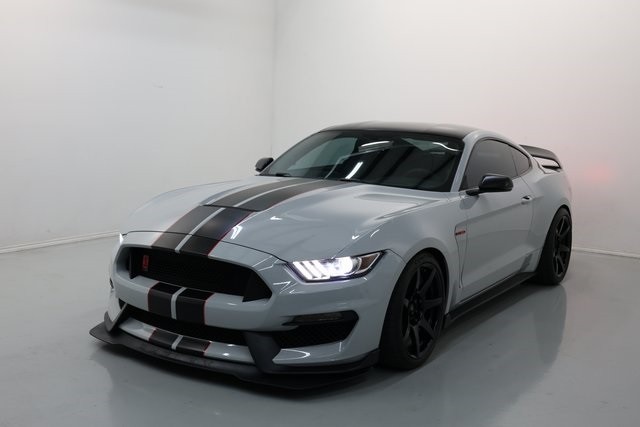 Ford Mustang Vehicle Image 44