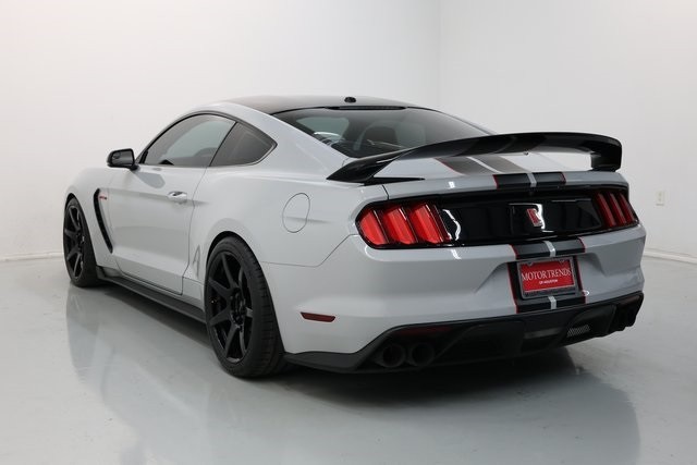 Ford Mustang Vehicle Image 46