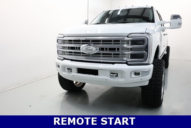 Ford Super Duty F-350 SRW Vehicle Image 31