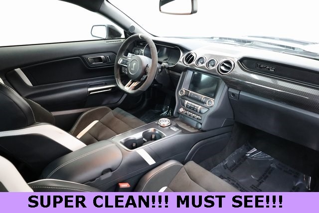 Ford Mustang Vehicle Image 16
