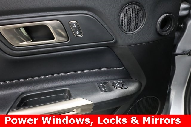 Ford Mustang Vehicle Image 41
