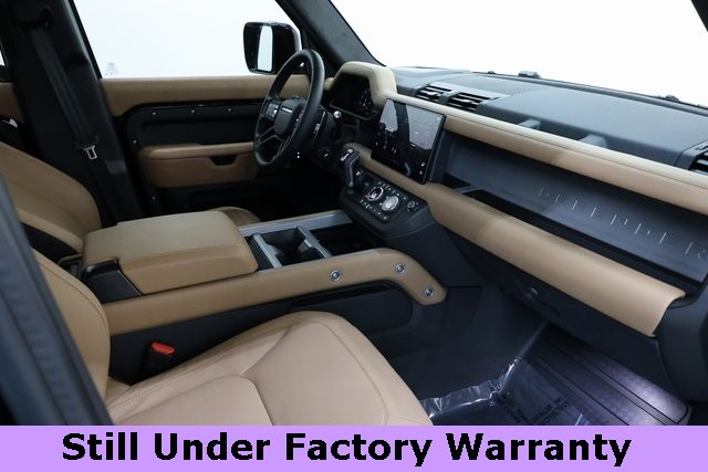 Land Rover Defender 110 Vehicle Image 15